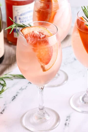 Grapefruit & Rosemary White Wine Spritzers